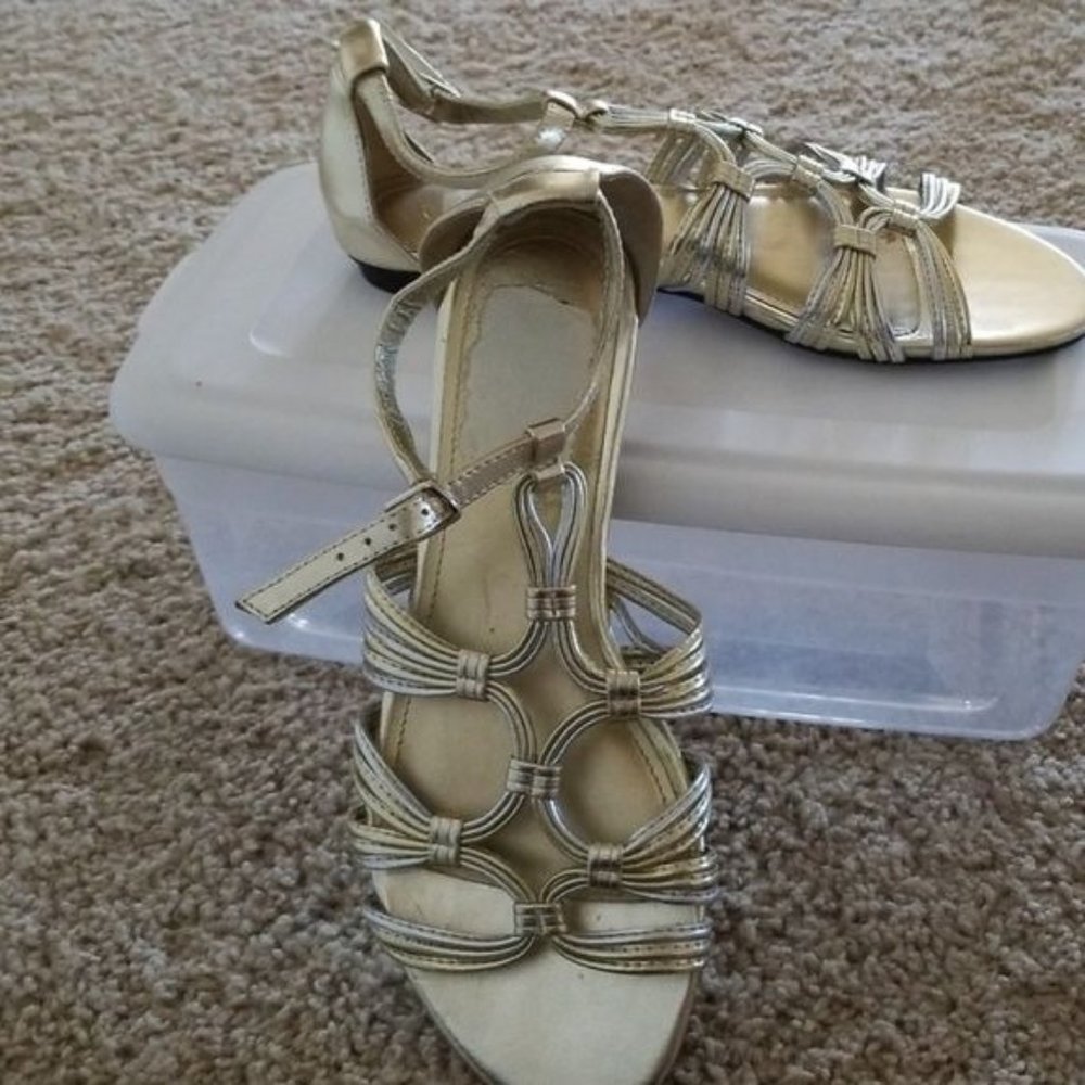 Chaps Strappy Gold Flat Sandals Size 8